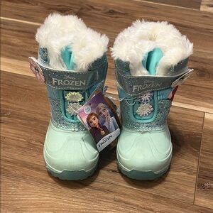 Disney Frozen Light Blue Winter Boots Lights on Bottom